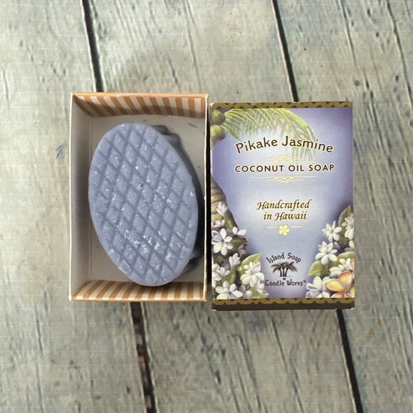 Island Soap & Candle Works Handmade Coconut Soap - Picture 2 of 2